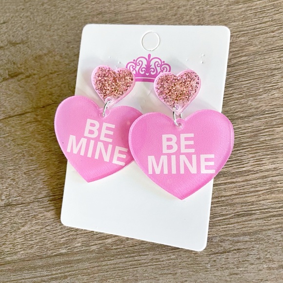 NEW Valentine’s Day Be Mine Pink Heart Drop Earrings - Picture 1 of 3